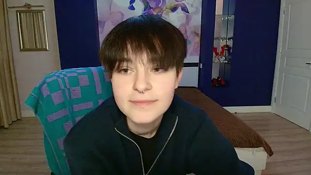 EmiliaYours online show from 02.16.25