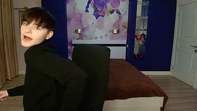 EmiliaYours online show from 03.01.25