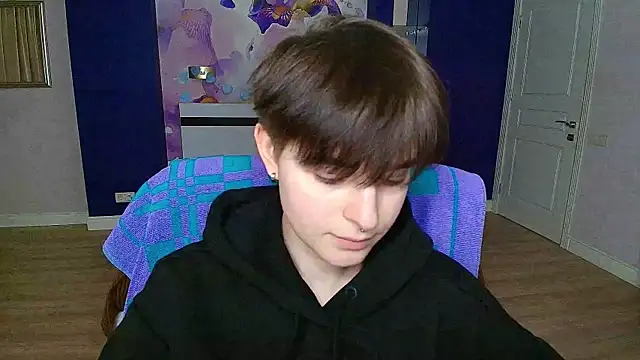 EmiliaYours online show from 03.17.25