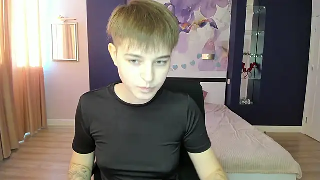 EmiliaYours online show from 09.28.25