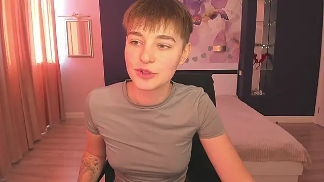 EmiliaYours online show from 10.03.25