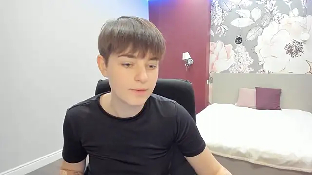 EmiliaYours online show from 11.21.25