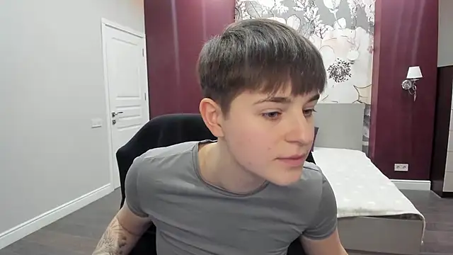 EmiliaYours online show from 01.09.26