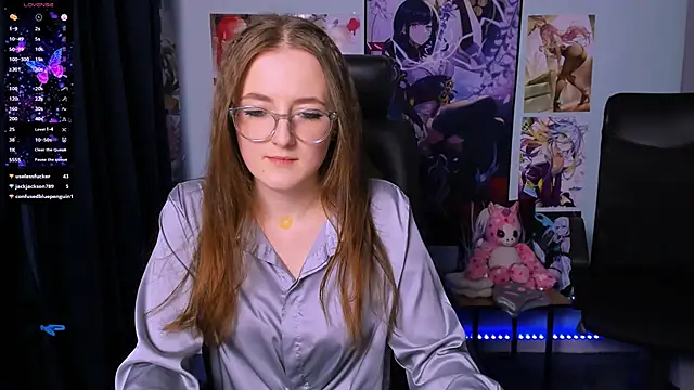 Snapshot of luna_berryy chatting on 12.14.24 luna berryy online show from 12.14.24