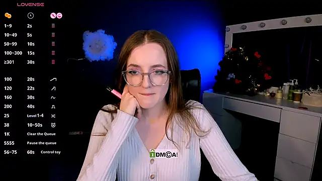 Snapshot of luna_berryy chatting on 02.19.25 luna berryy online show from 02.19.25