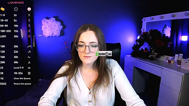 Snapshot of luna_berryy chatting on 02.25.25 luna berryy online show from 02.25.25