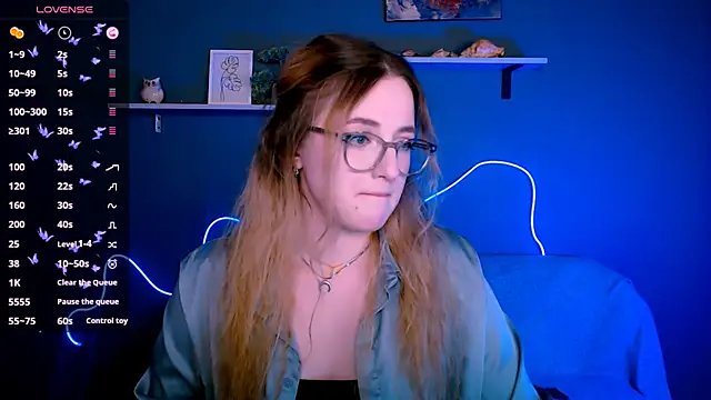 luna berryy online show from 10.11.25