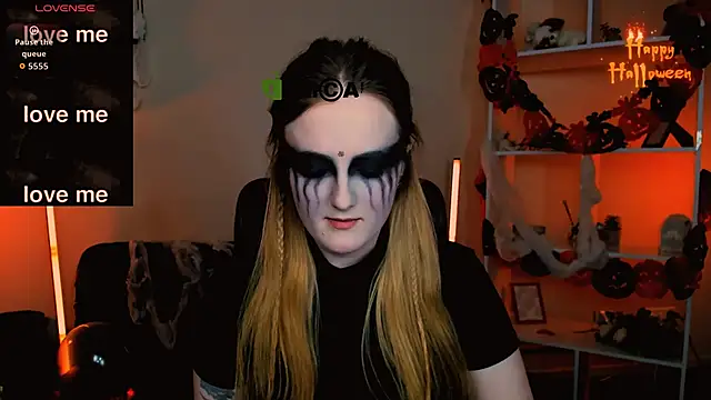 luna berryy online show from 10.23.25