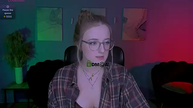 luna berryy online show from 04.04.26