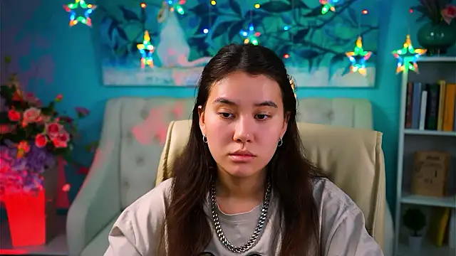 Snapshot of LeesaLee chatting on 12.03.24 LeesaLee online show from 12.03.24