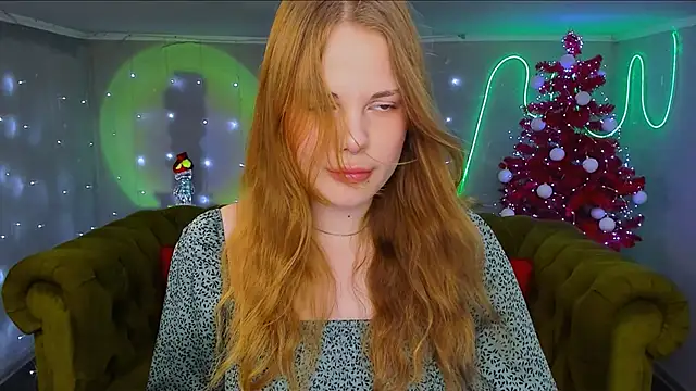 Snapshot of holy_kitty chatting on 12.04.24 holy kitty online show from 12.04.24