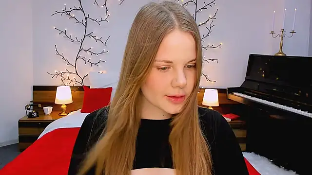 Snapshot of holy_kitty chatting on 01.30.25 holy kitty online show from 01.30.25