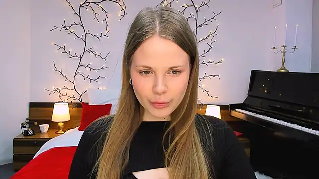 Snapshot of holy_kitty chatting on 01.30.25 holy kitty online show from 01.30.25
