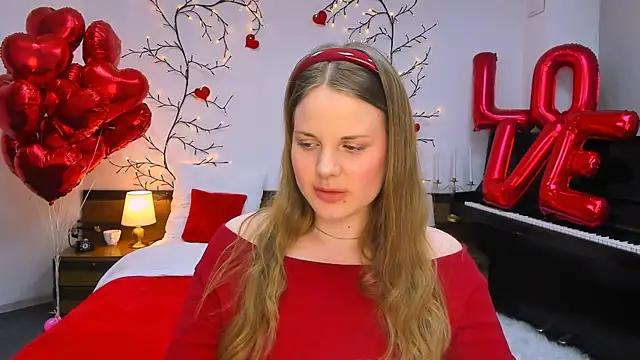 Snapshot of holy_kitty chatting on 02.12.25 holy kitty online show from 02.12.25