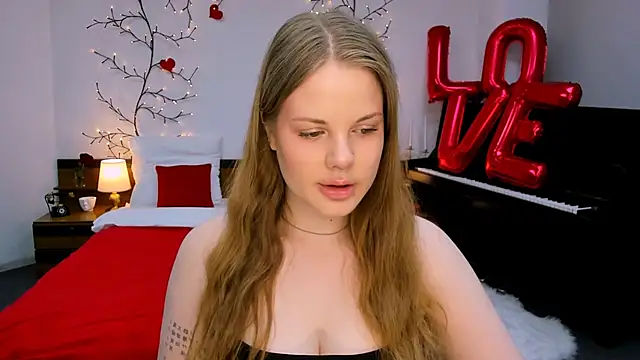 Snapshot of holy_kitty chatting on 02.22.25 holy kitty online show from 02.22.25