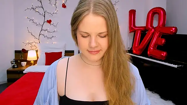Snapshot of holy_kitty chatting on 02.22.25 holy kitty online show from 02.22.25