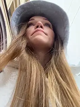 KitteCat online show from 10.04.25