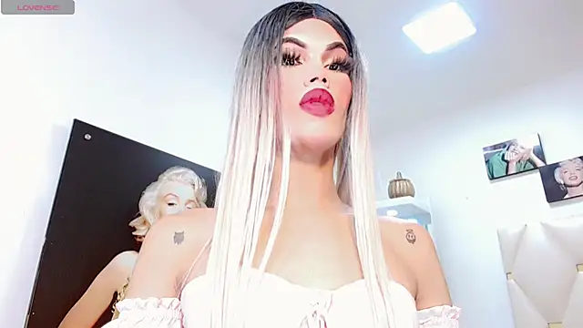 Niccolls Princess online show from 02.10.25