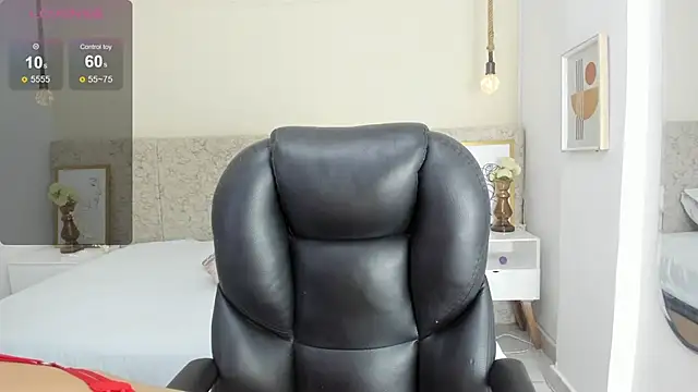 giiiia  online show from 01.13.25