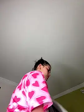 Snapshot of aurora_divine chatting on 12.19.25 aurora divine online show from 12.19.25