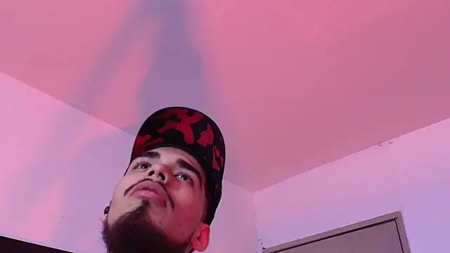 Snapshot of hummerevv chatting on 10.16.25 hummerevv online show from 10.16.25