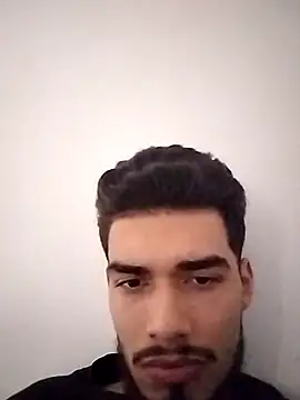 Snapshot of hummerevv chatting on 10.20.25 hummerevv online show from 10.20.25