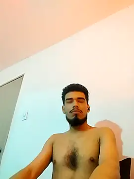 Snapshot of hummerevv chatting on 10.21.25 hummerevv online show from 10.21.25