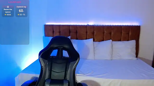 Snapshot of alexiaaross chatting on 10.09.25 alexiaaross online show from 10.09.25