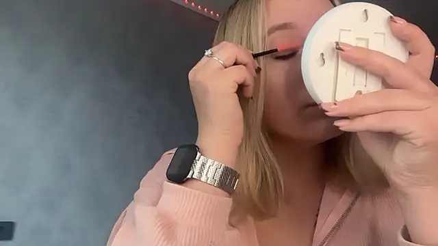 Thalia  Star online show from 10.30.25