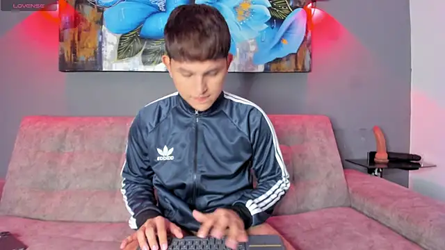 Snapshot of Lyam_ap chatting on 11.18.25 Lyam ap online show from 11.18.25