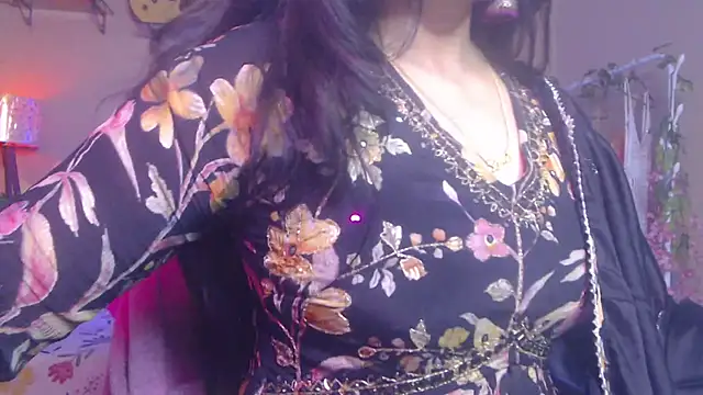 Snapshot of Zonayesha chatting on 05.27.26 Zonayesha online show from 05.27.26