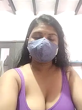 Snapshot of Dr_Chhaya chatting on 09.20.25 Dr Chhaya online show from 09.20.25