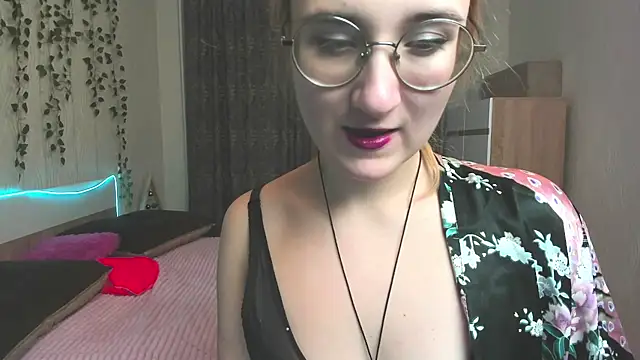 Snapshot of Miss_Elsa_ chatting on 12.26.24 Miss Elsa online show from 12.26.24