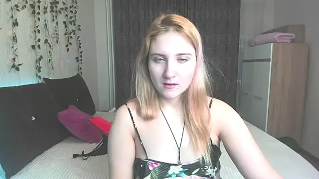 Snapshot of Miss_Elsa_ chatting on 02.11.25 Miss Elsa online show from 02.11.25