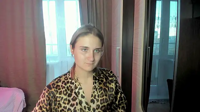 Snapshot of Miss_Elsa_ chatting on 09.18.25 Miss Elsa  online show from 09.18.25