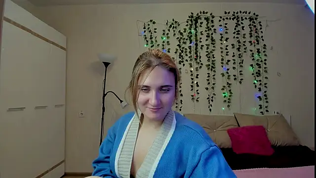 Snapshot of Miss_Elsa_ chatting on 10.14.25 Miss Elsa  online show from 10.14.25