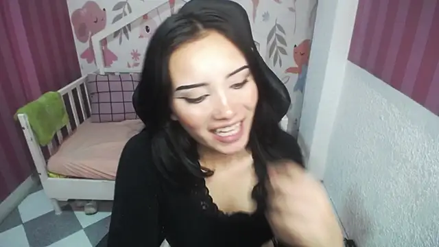  Esther Toro b online show from 12.04.24