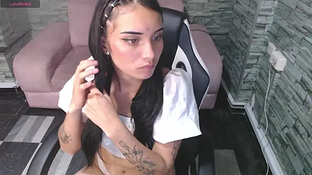  Esther Toro b online show from 03.18.25
