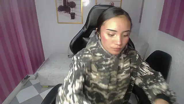  Esther Toro b online show from 03.20.25
