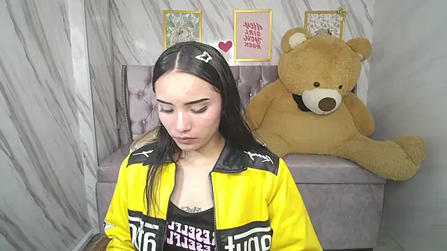  Esther Toro b online show from 09.15.25