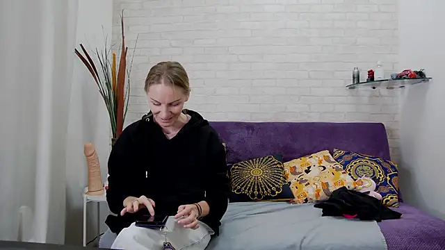 AmaliaMao online show from 09.12.25