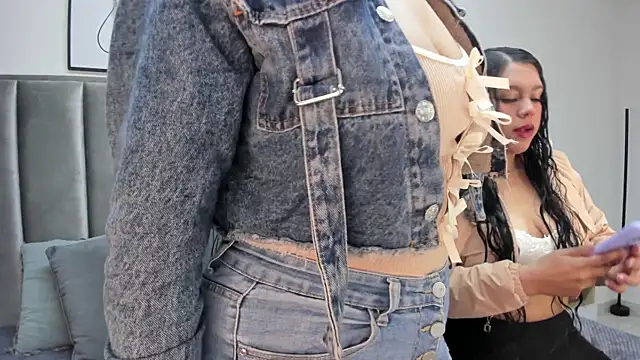 Laiia Page online show from 09.23.25