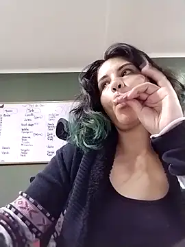 Snapshot of gigiqueen_18 chatting on 03.21.26 gigiqueen 18 online show from 03.21.26