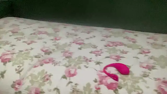 Snapshot of alarasissy chatting on 10.25.25 alarasissy online show from 10.25.25