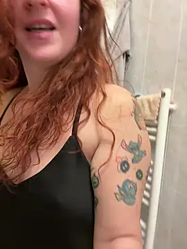 Snapshot of Nala_95 chatting on 12.19.24 Nala 95 online show from 12.19.24