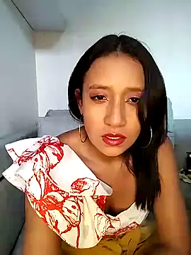 Snapshot of cami_victoria chatting on 12.12.24 cami victoria online show from 12.12.24