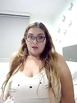 AntonellaAlondra4 online show from 12.15.24