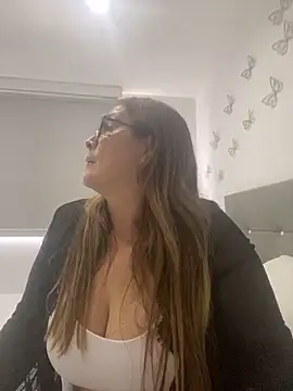 AntonellaAlondra4 online show from 12.26.24