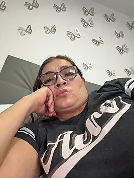 Snapshot of AntonellaAlondra4 chatting on 02.22.26 AntonellaAlondra4 online show from 02.22.26