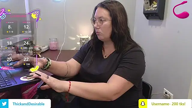 ThickGirlsDoItBetter online show from 10.21.25